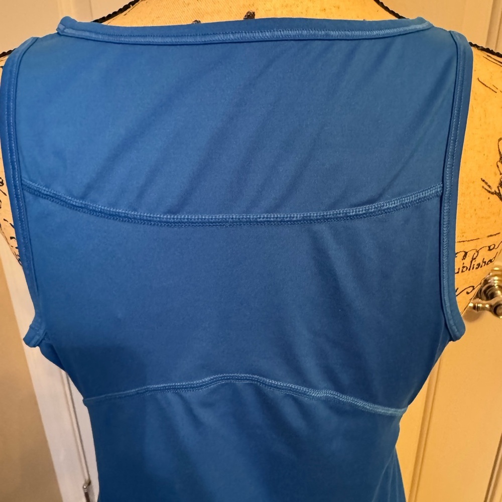 Athleta Women's Vibrant Blue Athletic Tank Top Size Medium - Picture 6 of 8